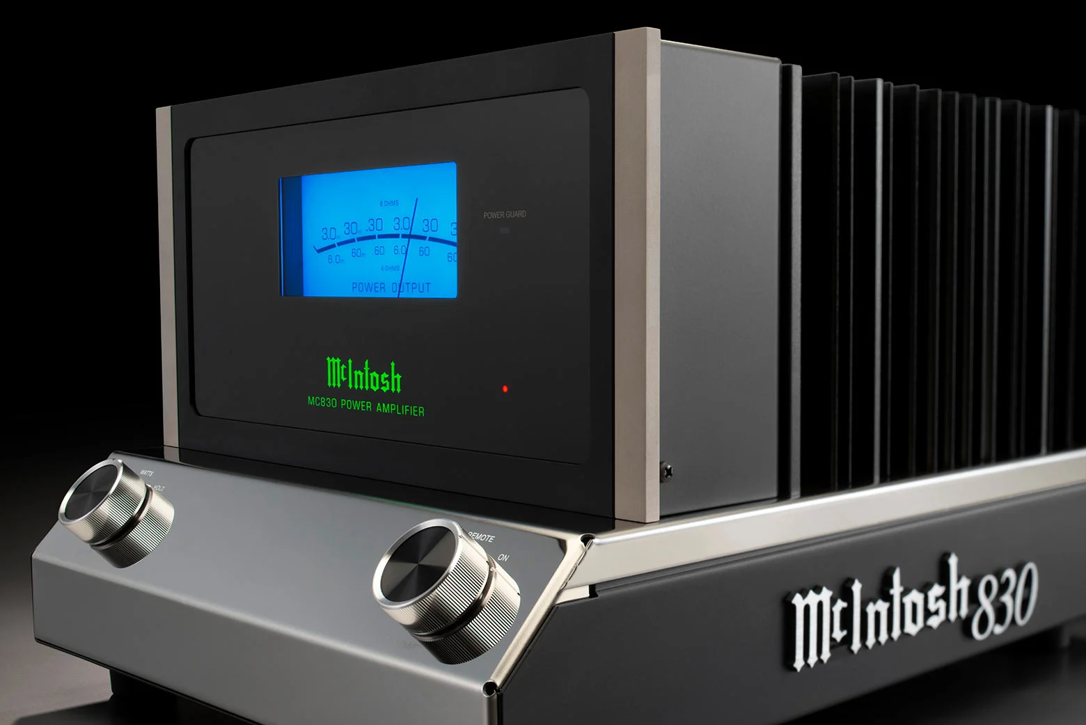 Усилитель McIntosh MC830