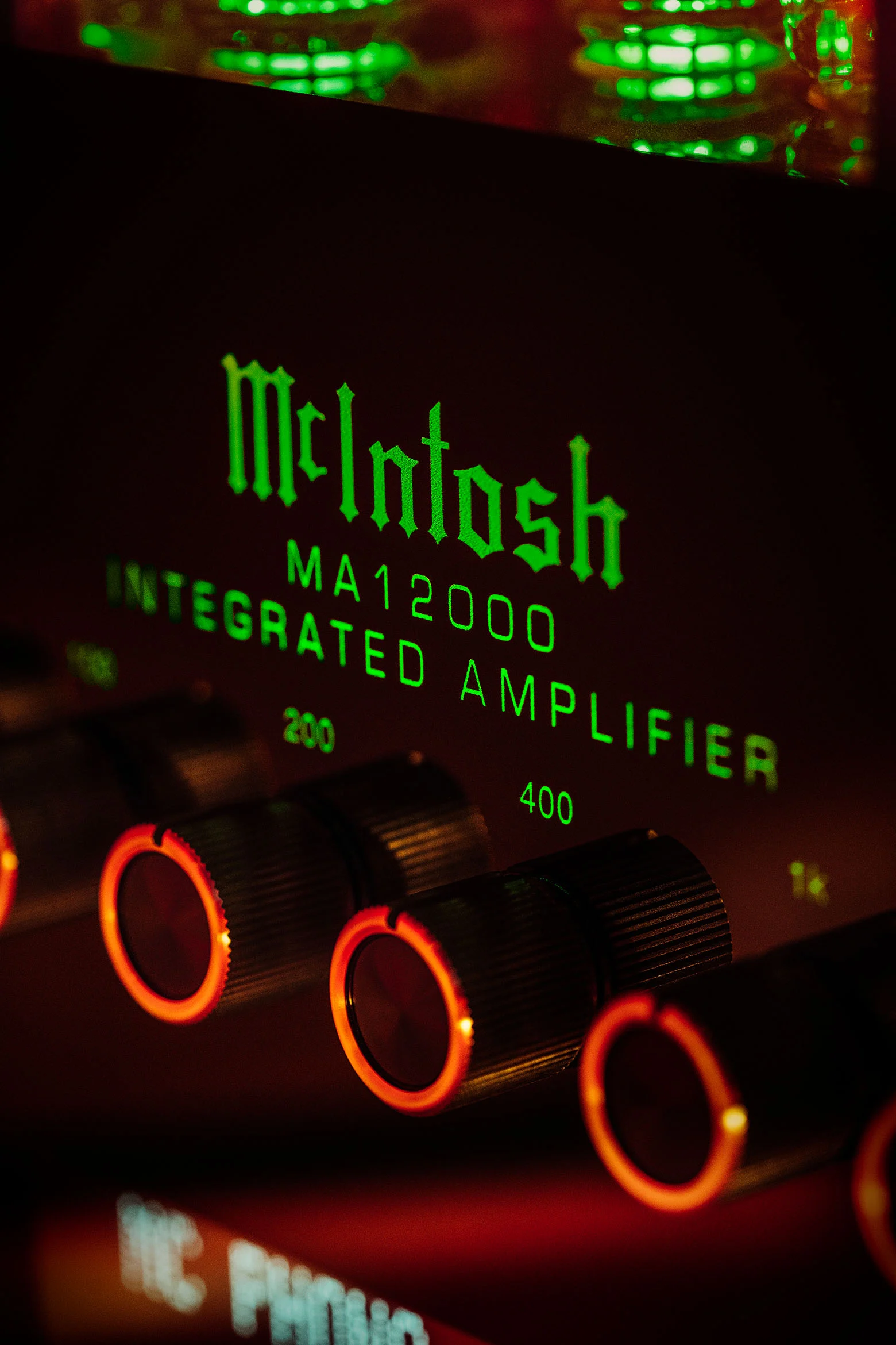 Интегрированный усилитель McIntosh MA12000