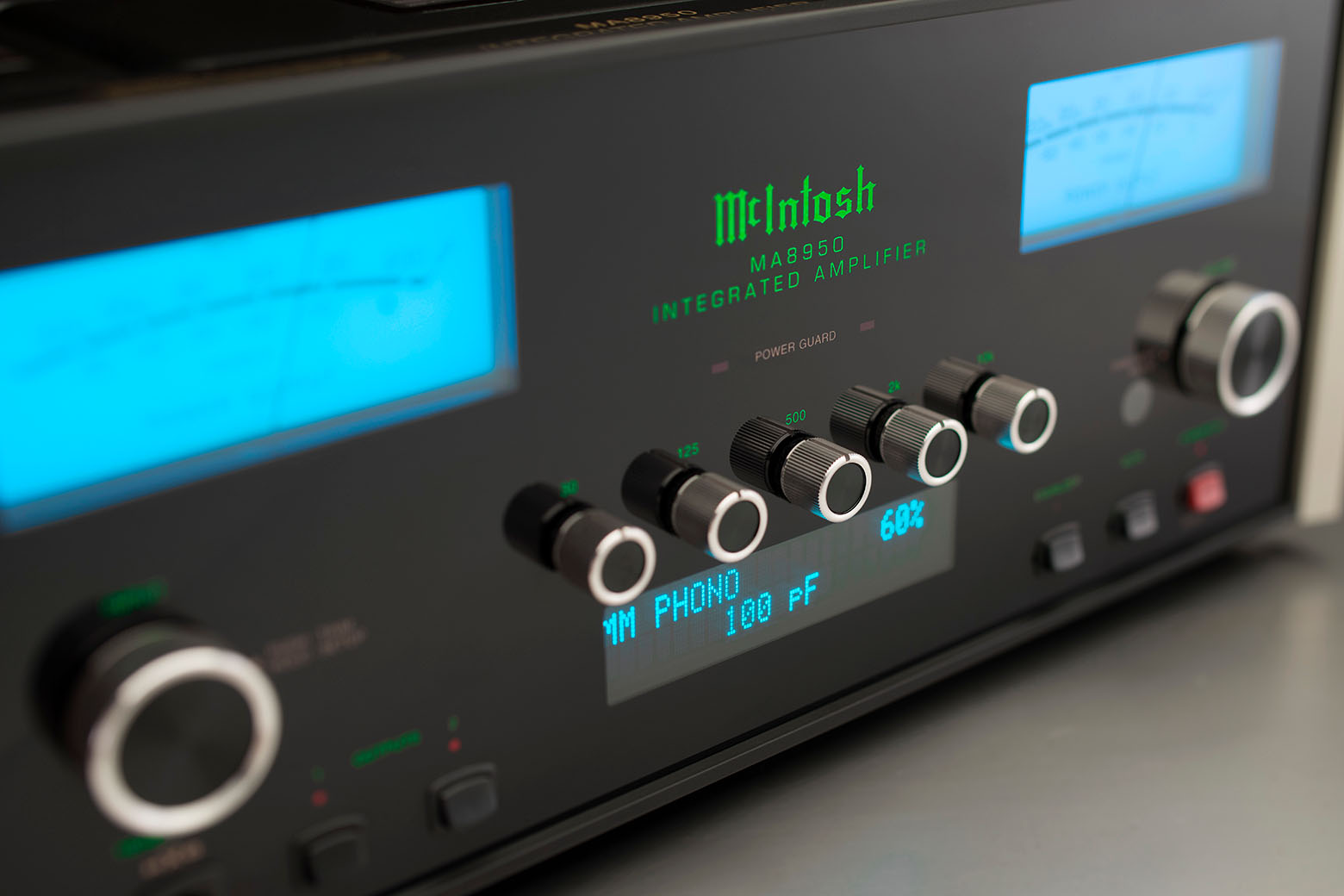 Интегрированный усилитель McIntosh MA8950