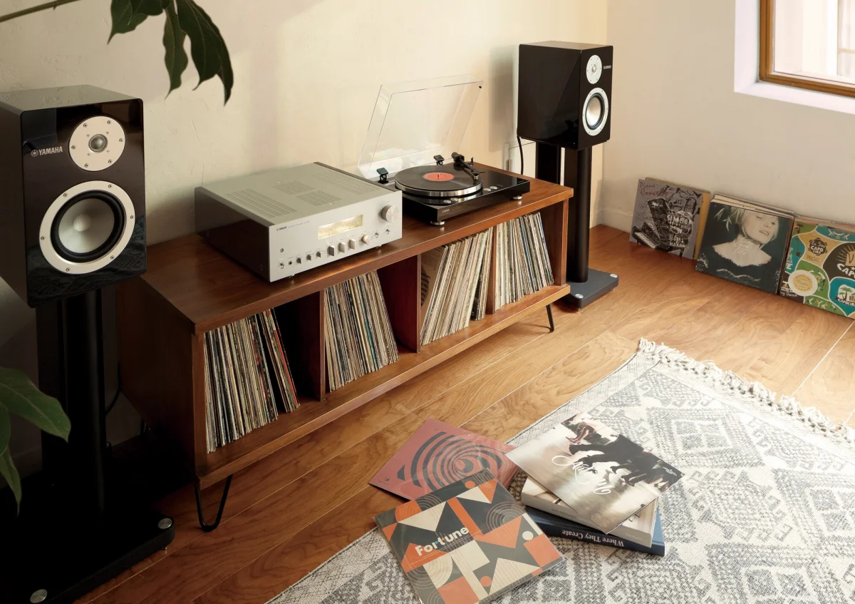 Интегральный усилитель Yamaha A-S2200 Black