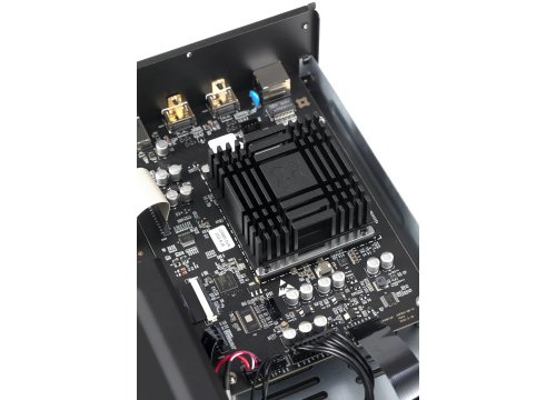 Blu-Ray проигрыватель Magnetar UDP800